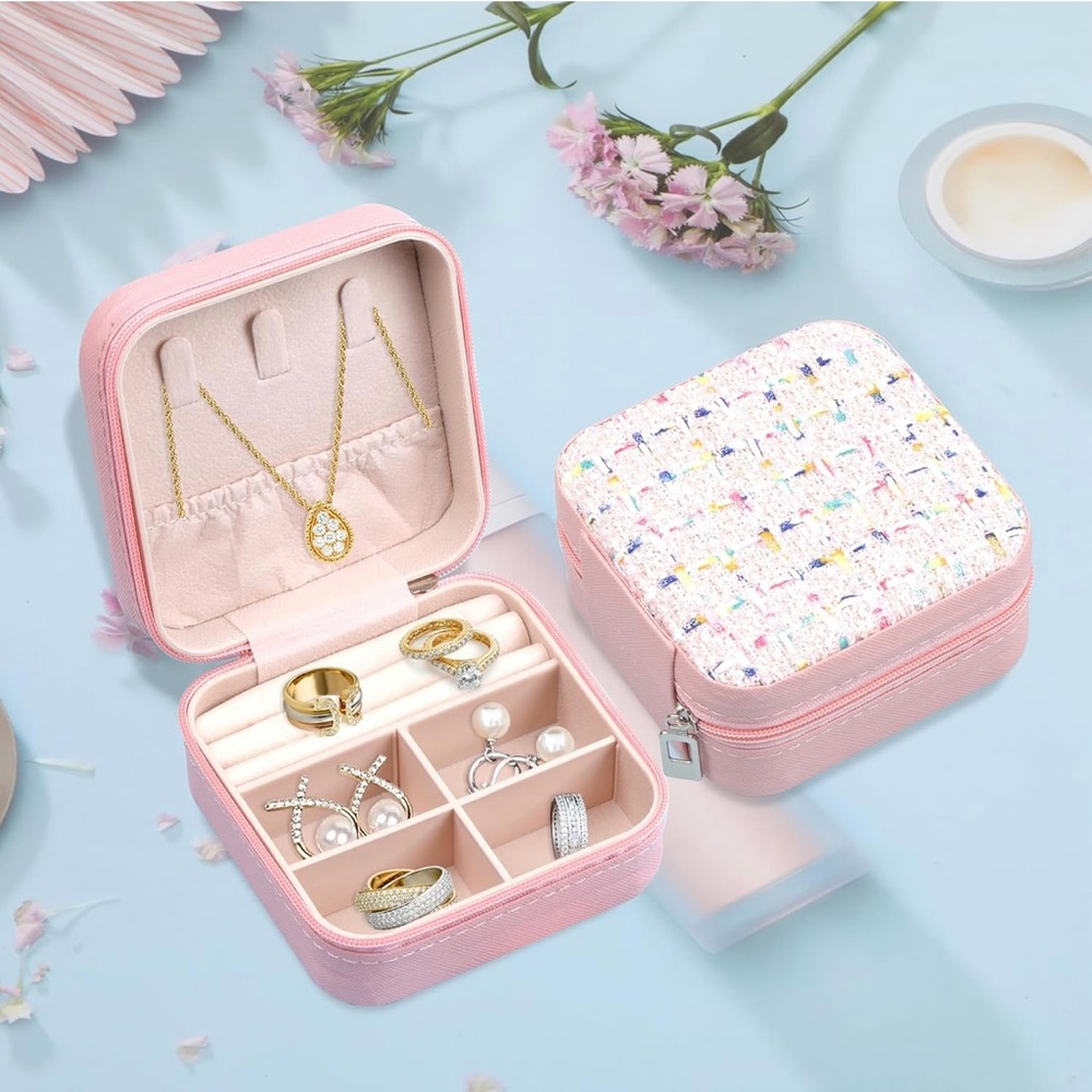 Pink Jewelry Portable Case! - Picture 1 of 10